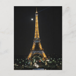La llamativa Torre Eiffel en la postal Moonlight