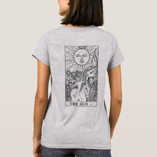 La luna y la camisa de la carta de tarot de Sun