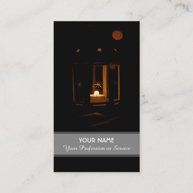 La luz de las velas ilumina la tarjeta de visita o (Anverso)