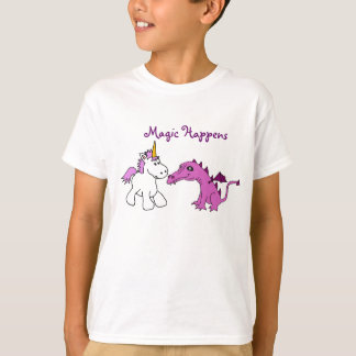 La magia CD sucede unicornio y camisa del dragón
