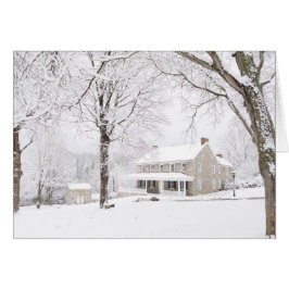 La mansión de piedra y todavía contiene en nieve