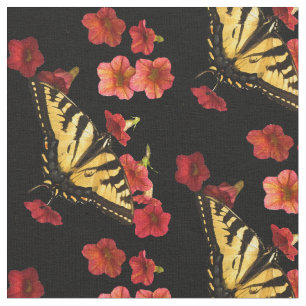 La mariposa en rojo florece la tela