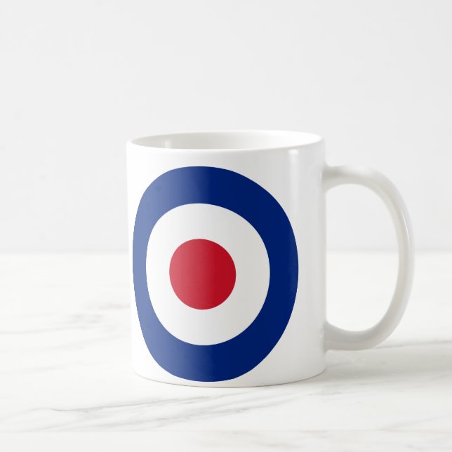 La MOD forma a Británicos la taza del diseño - (Derecha)