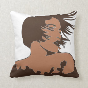La mujer en el viento 2 echó a un lado almohada