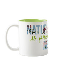 La "naturaleza es" taza interior verde aseada