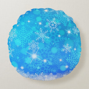 La nieve tiembla una almohada de tiro redondo.