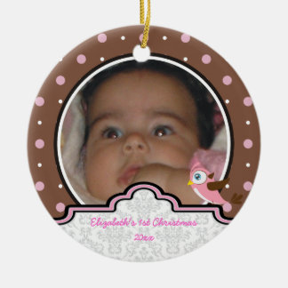 La niña de punto Polka es el primer ornamento de f