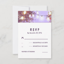 La noche enciende las tarjetas al aire libre de