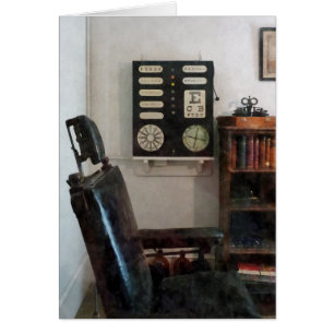 La oficina del oculista con la carta de ojo