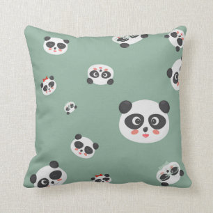 La panda linda hace frente a la almohada o al