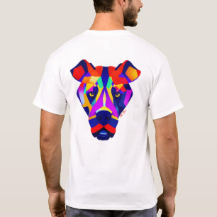 la parte trasera de la camiseta blanca de Alexande