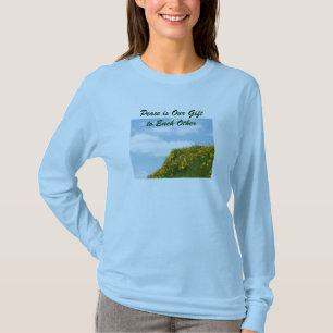 La paz es nuestro regalo para las camisetas de mam