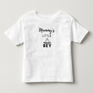 La pequeña camiseta de la mamá