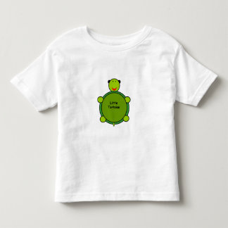 La pequeña tortuga embroma la camiseta