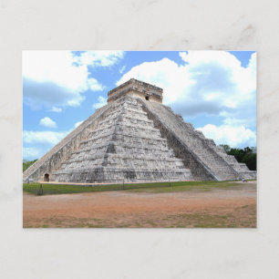 La pirámide maya en Chichén‑Itzá. Tarjeta postal
