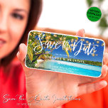 La playa tropical digital salva la invitación a la<br><div class="desc">Comience bien sus festividades bodas con nuestro encantador Personalizado Digital Tropical Beach Save the Date Invitation! Un guiño táctil a los días soleados, el diseño presenta pintorescas escenas de playa, ofreciendo un atractivo anticipo de su gran día. Con elementos románticos y un toque tropical divertido, seguro que le dará un...</div>