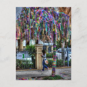 La postal del árbol de la abalorios de Mardi Gras