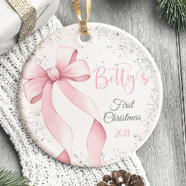La primera cuqueta de ornamentos navideños del beb