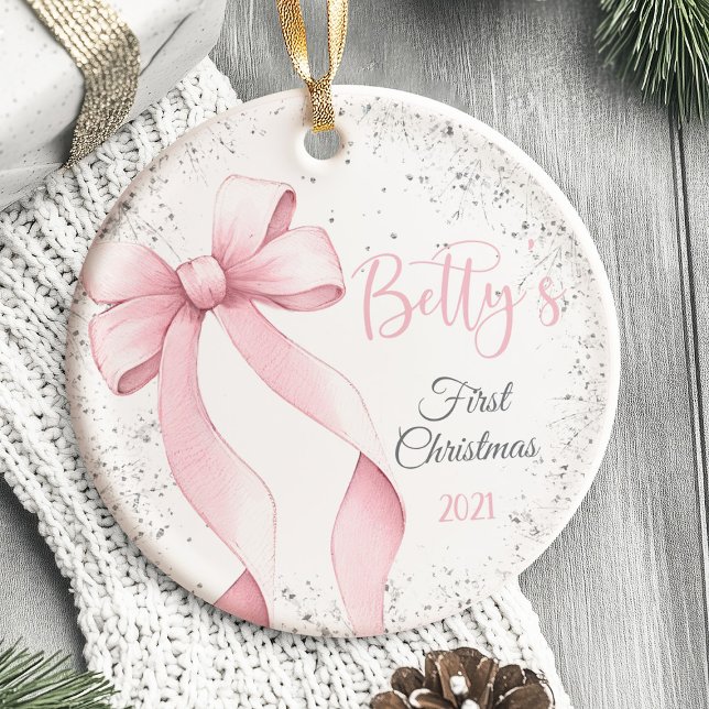La primera cuqueta de ornamentos navideños del beb (Baby's First Christmas Ornament Bow Coquette)