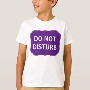 La púrpura no perturba la camisa del sueño del