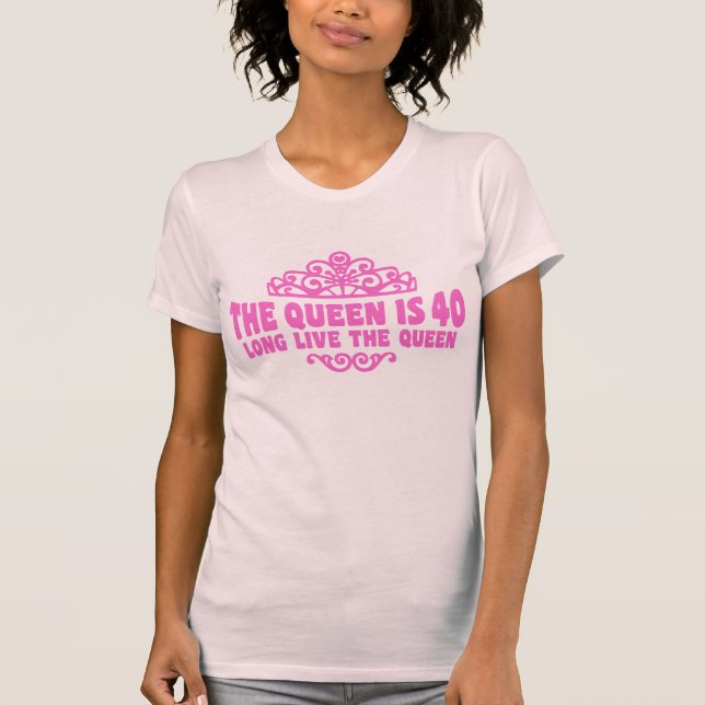 La Reina es una camiseta de 40 (Anverso)