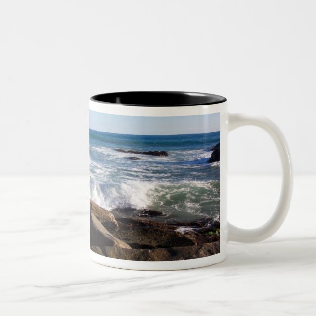 La roca roja agita la taza (Derecha)