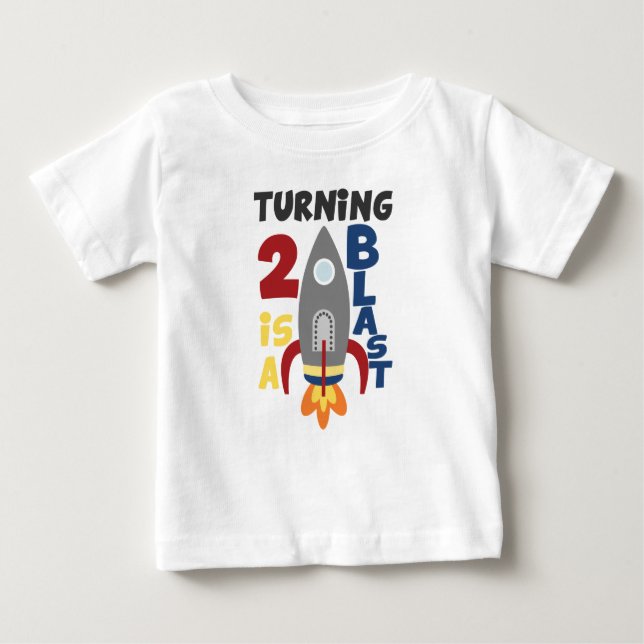 La segunda camisa de Rocket del cumpleaños, dando (Anverso)