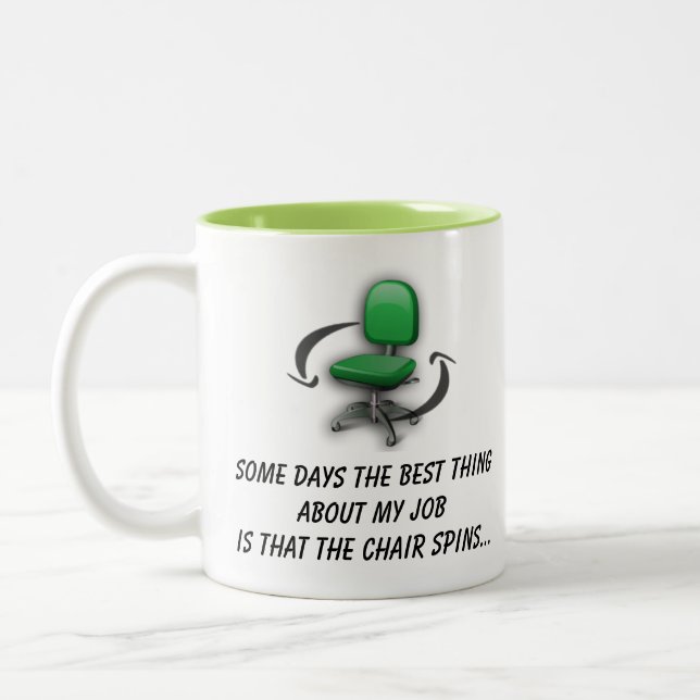 La silla del trabajo hace girar la taza (el verde) (Izquierda)