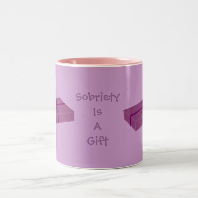 La "sobriedad es taza bonita de un regalo" (Centro)