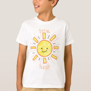 La sol embroma la camisa