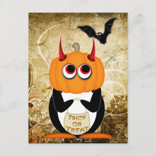 La tarjeta postal de Halloween del mal pingüino