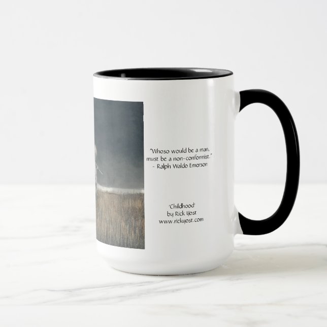 la taza 15oz con arte de la "niñez" y Emerson (Derecha)
