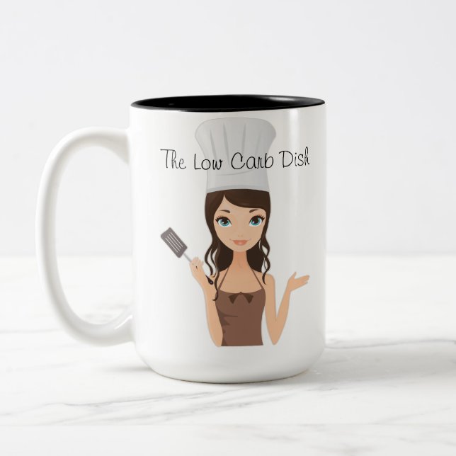 La taza de café baja del plato del carburador (Izquierda)
