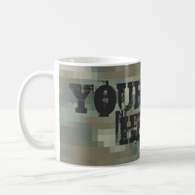 La taza de café del camuflaje del pixel de (Izquierda)