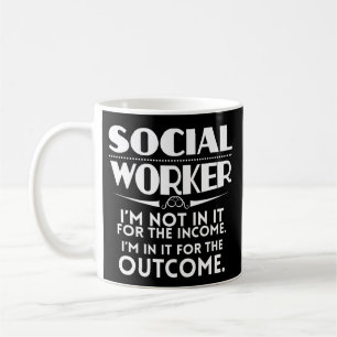 La taza de café divertida del asistente social