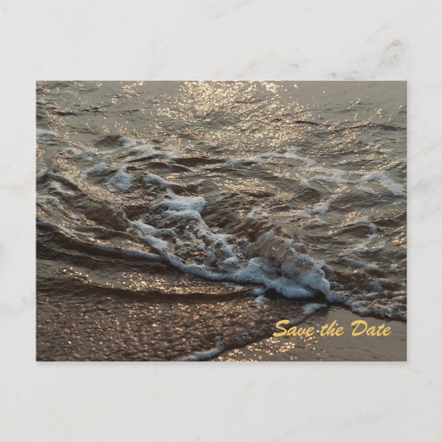 La tranquilidad de la playa salva la postal de la  (Anverso)