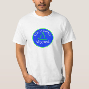 La vida es mejor camiseta alineada