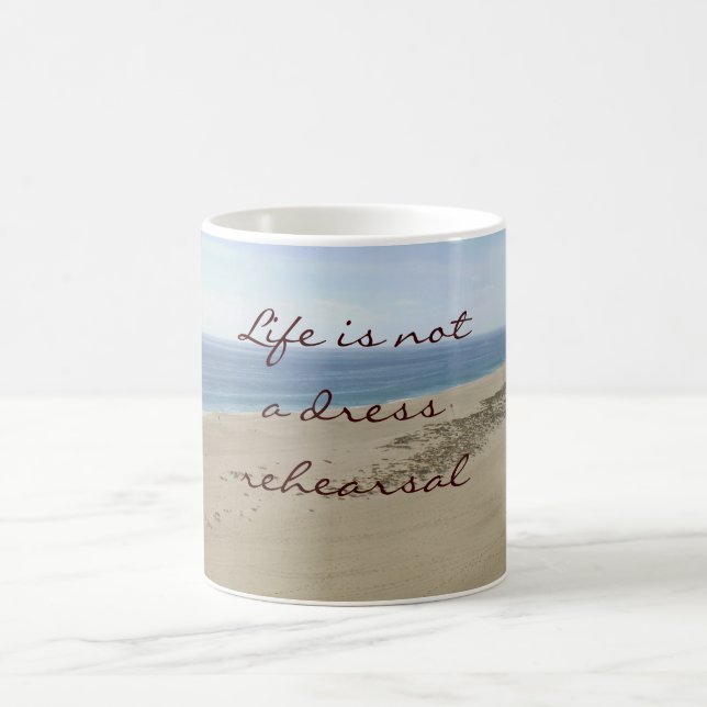 La vida no es una taza de la escena de la playa (Centro)