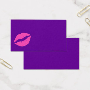 Labios rosados en blanco morado