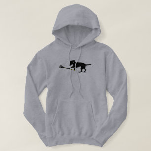 Laboratorio negro que juega la sudadera con