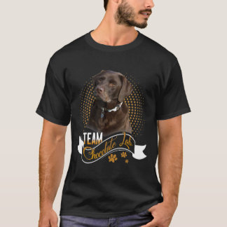 Labrador recuperador de camiseta equipo de chocola