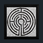 LABYRINTH VII Caja cuadrada de Keepsake de madera<br><div class="desc">Conservar pequeños tesoros o joyas en esta caja de papel cuadrada de madera de LABYRINTH VII de 7". La tapa es una cerámica de 6". * Este diseño es una versión simplificada del laberinto en la Catedral de Chartres en Francia. La gente camina el laberinto en la meditación, por la...</div>