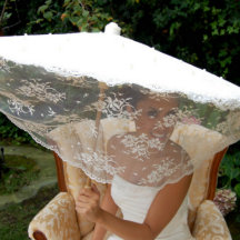 Lace Ivory & Cream Parasol con Swarovski Pearls