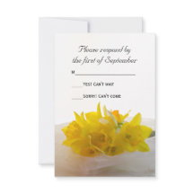 Ladrones amarillos en la tarjeta RSVP de la boda d