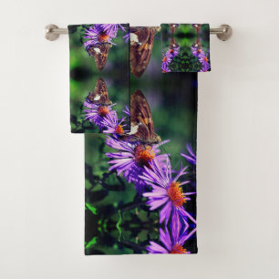 Lady Mariposa Pintada En Un Resumen De Flor Aster