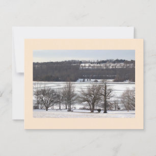 Lago congelado con postal paisajista