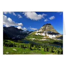 Lago y montaña ocultados de Bearhat
