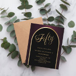 Lámina 50.ª invitación al arco de oro burdeos negro de cu<br><div class="desc">Una elegante invitación de cumpleaños número 50. Un fondo negro y borgoñoso con un arco dorado en la parte delantera. 1 hoja = 1 borde impreso de invitación al borde.</div>
