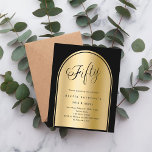 Lámina 50.ª invitación al arco de oro negro de cumpleaños<br><div class="desc">Una elegante invitación de cumpleaños número 50. Un fondo negro con un arco dorado en la parte delantera. 1 hoja = 1 borde impreso de invitación al borde.</div>