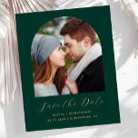 Lámina Arco fotográfico de esmeralda oro verde salva la f<br><div class="desc">Esta sencilla y minimalista tarjeta Save the Date incluye un arco fotográfico sobre las palabras "Save the Date" en un elegante guión de escritura a mano de color dorado, seguido por los nombres de la pareja, la fecha boda y la ciudad en letra sans serif sobre un fondo verde esmeralda....</div>